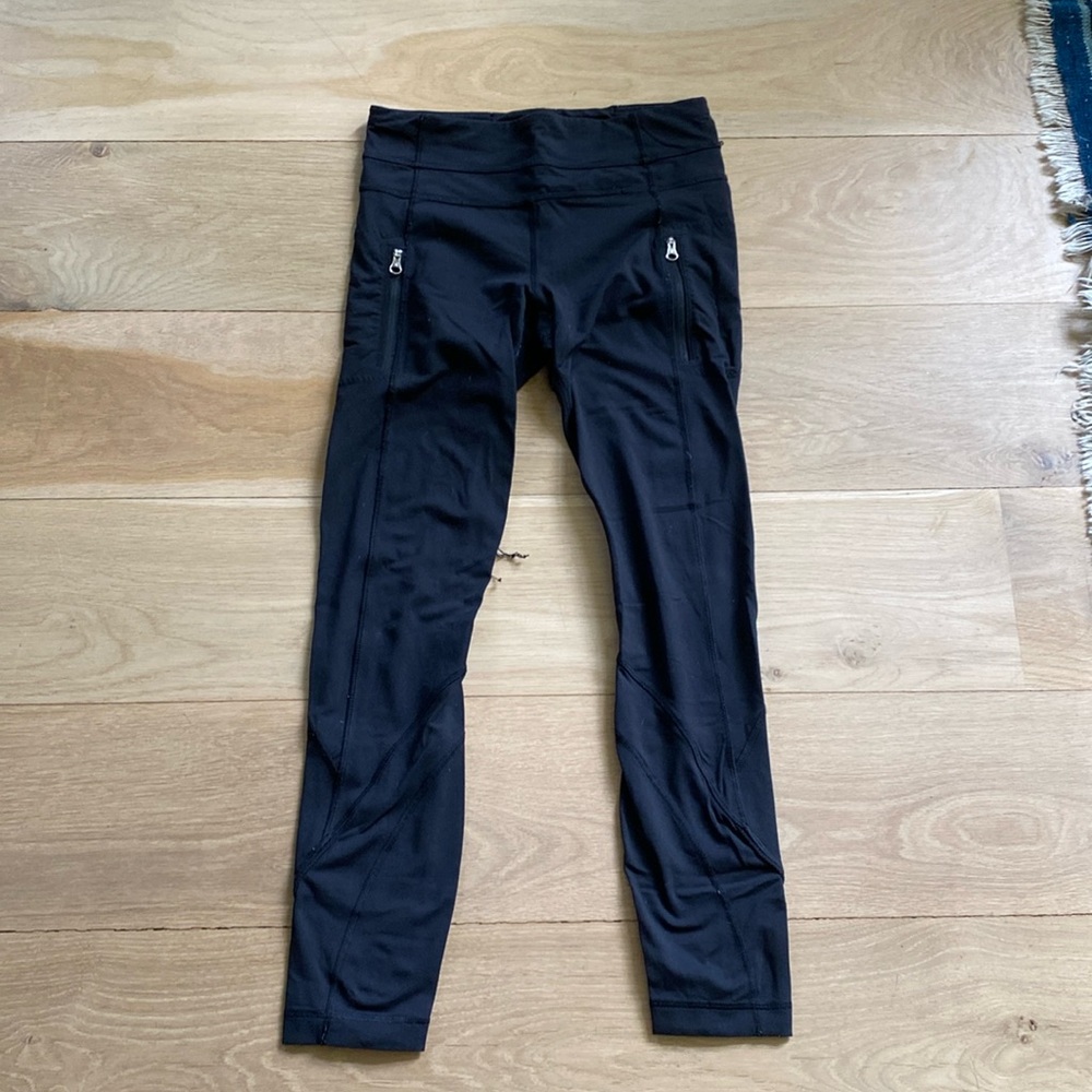 black lululemon leggings